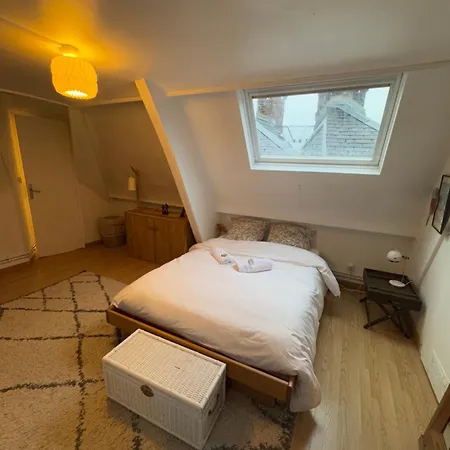 度假居 Atypical House